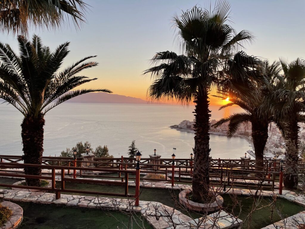 Saranda Sunset, Wine bar