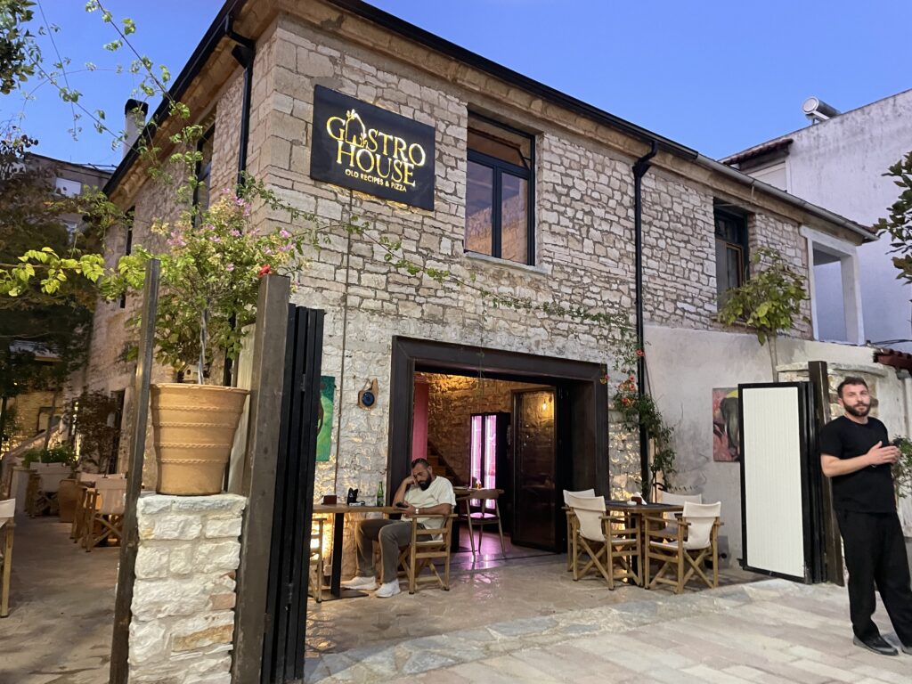Where to Eat in Saranda - Gastro House