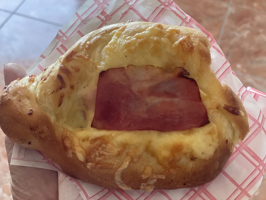 Where to Eat in Saranda - Peta Jon pide